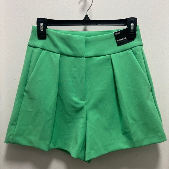 Stylist Super High Waisted Classic Pleated Shorts Bright Kelly Green Size 2 - Picture 1 of 3
